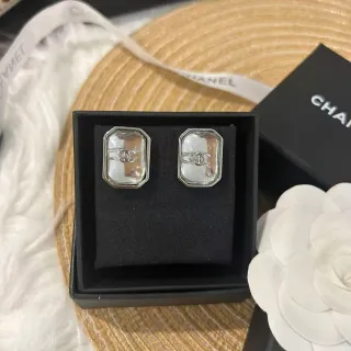 Chanel مستطيل CC شفاف أقراط بت