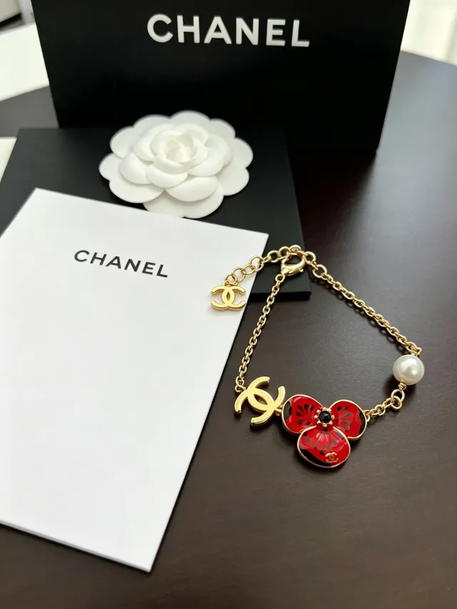 Chanel Camélia Émaillée Rouge Charme CC Gold-Tone Perle Bracelet 10