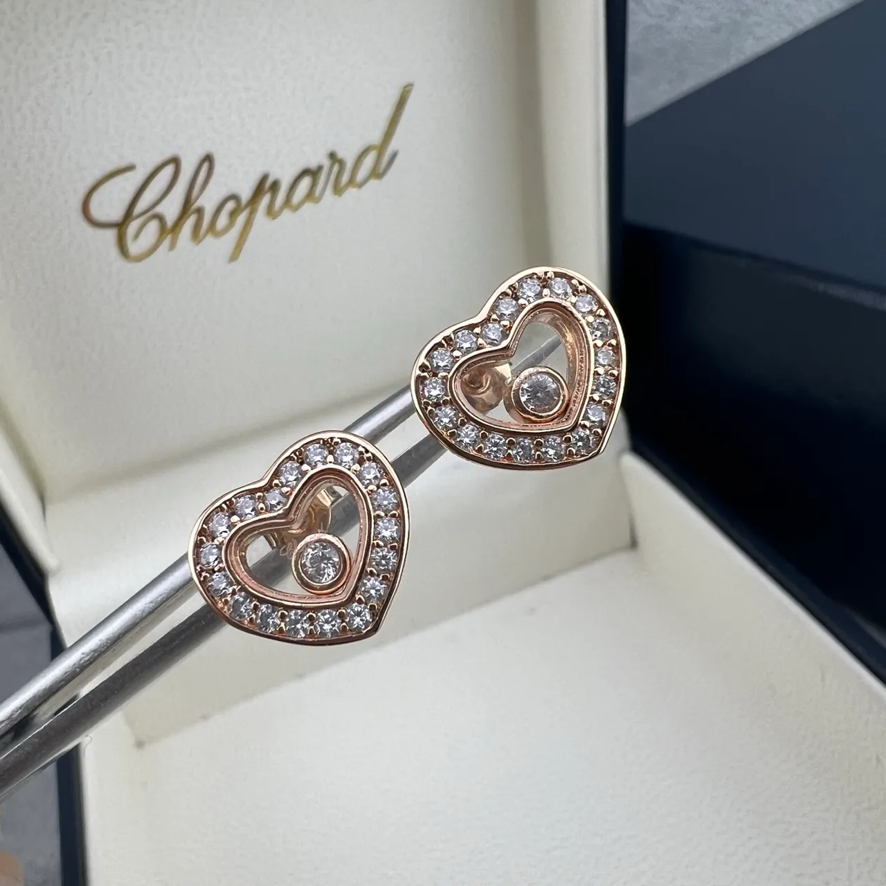 Chopard Happy Hearts Heart-Shaped Pavé Diamond and Black Enamel Stud Earrings 5