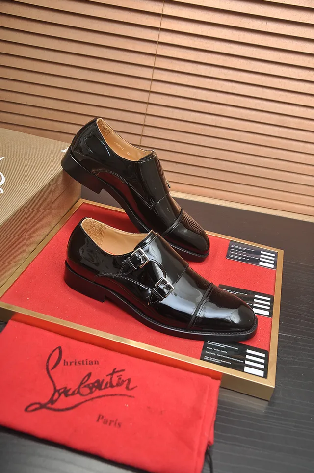 Christian Louboutin डबल मॉन्क स्ट्रैप चमकदार काला पेटेंट लेदर मॉन्क जूते 4