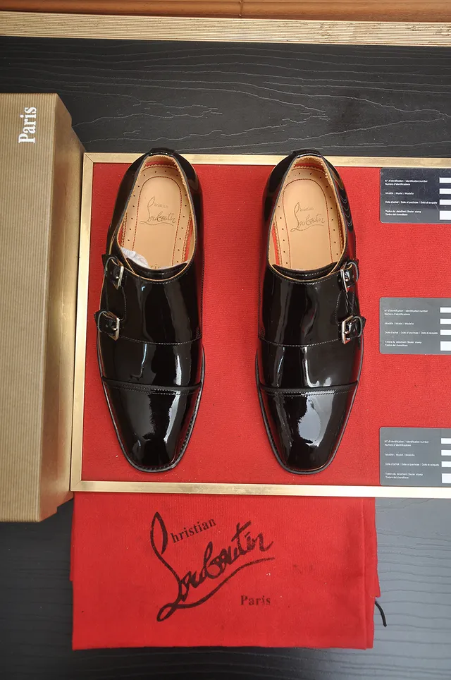 Christian Louboutin डबल मॉन्क स्ट्रैप चमकदार काला पेटेंट लेदर मॉन्क जूते 5