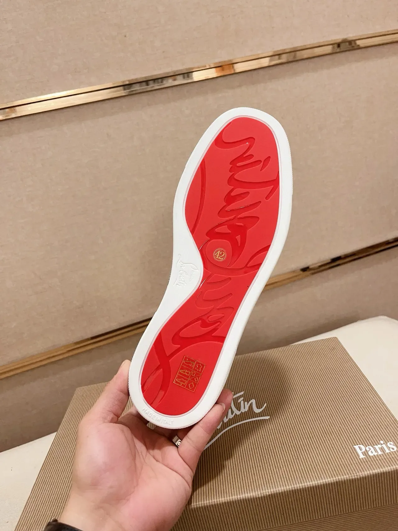 Christian Louboutin Louis Junior Spikes Gris Blanc Carreaux Tige Textile Clous Coniques Argentés À l'orteil Sneakers Lifestyle 9