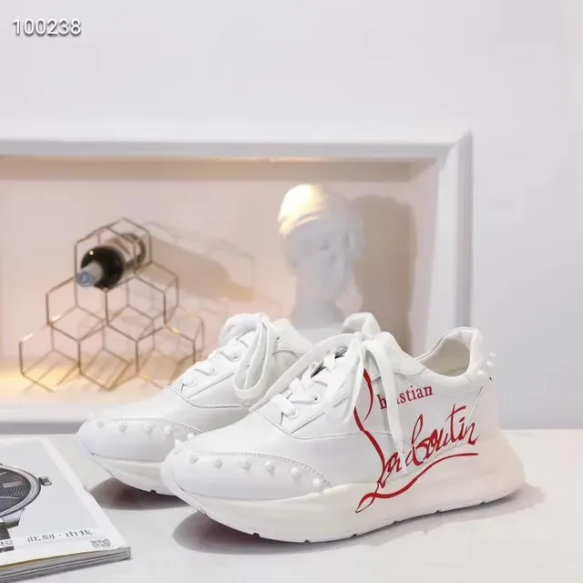 Christian Louboutin أبيض أحمر علوية جلدية مثلية علامة نصية سكريبت أسلوب حياة سنيكرز 2