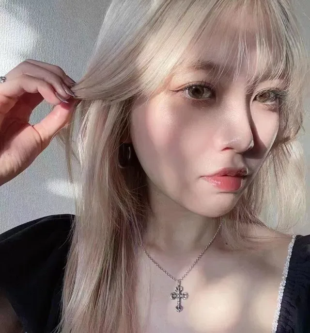 Chrome Hearts قلادة فضية سوداء مزخرفة فيليغران صليب معدنية 2