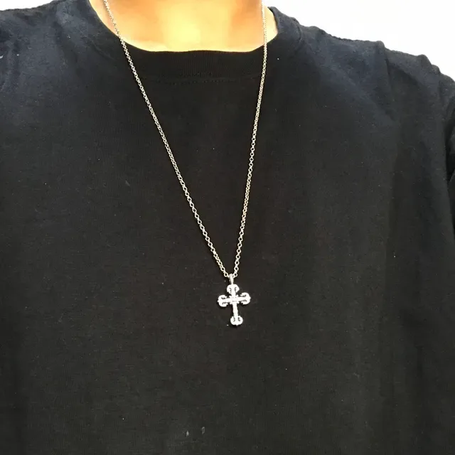 Chrome Hearts قلادة فضية سوداء مزخرفة فيليغران صليب معدنية 4