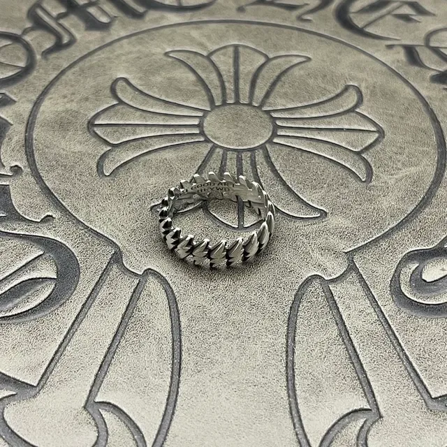 Chrome Hearts 尖刺链条戒指 银色路障带 高抛光金属戒指 4