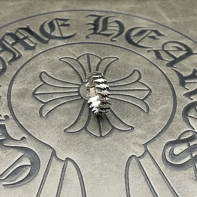 Chrome Hearts 尖刺链条戒指 银色路障带 高抛光金属戒指 6