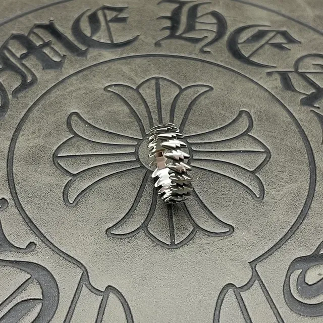 Chrome Hearts 尖刺链条戒指 银色路障带 高抛光金属戒指 7