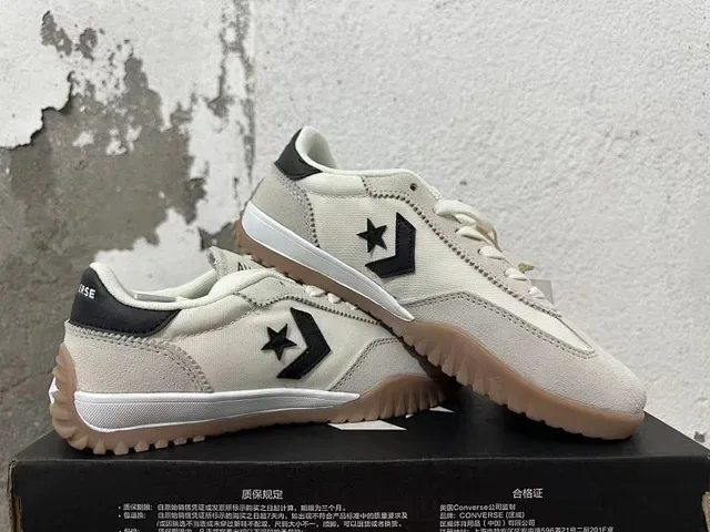 Converse Run Star Motion Off-White and Black Lifestyle Sneakers 2