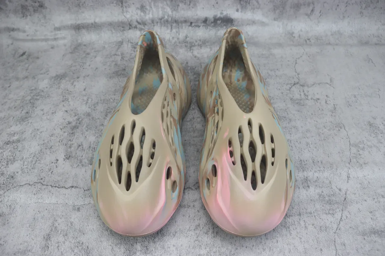 Crocs Classic Clog Beige Marbled Azul Rosa Espuma 2