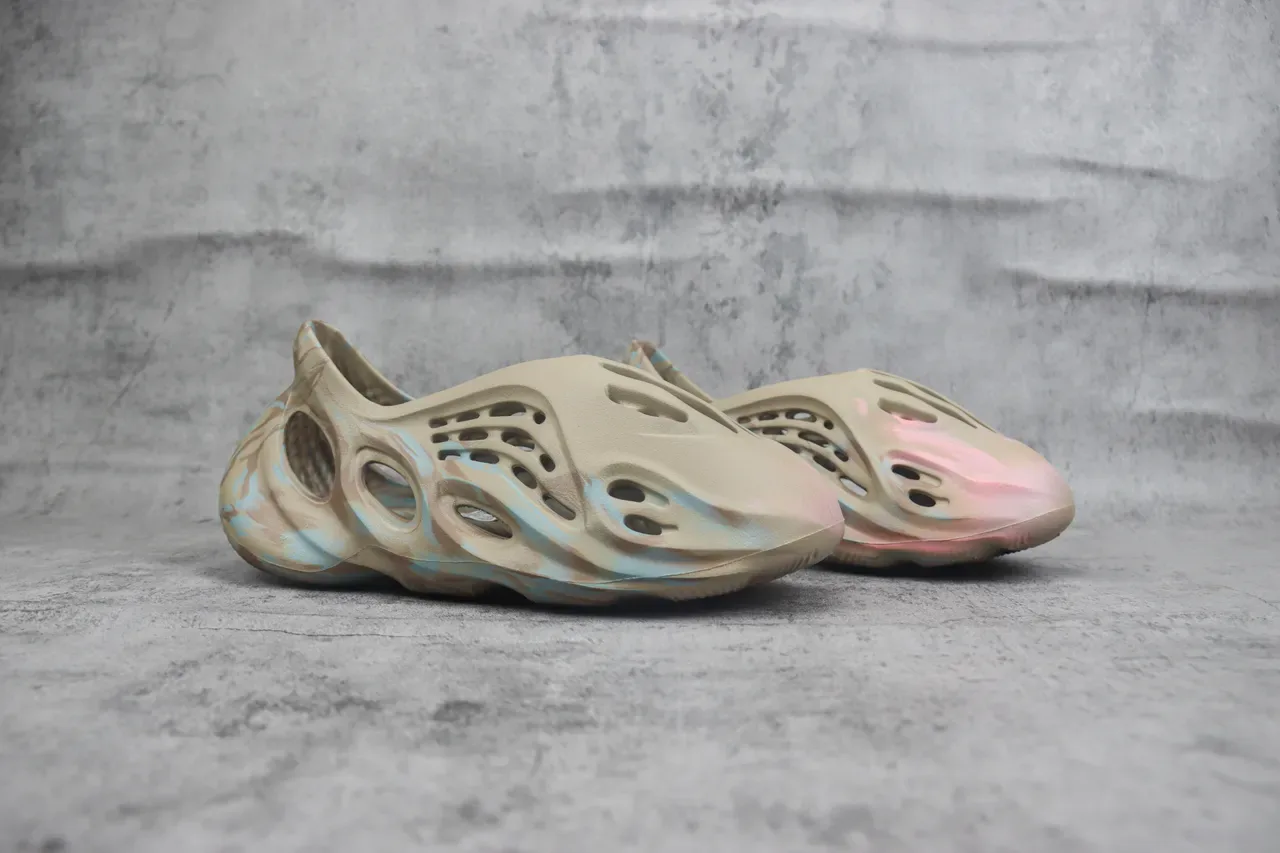 Crocs Classic Clog Beige Marbled Azul Rosa Espuma 3