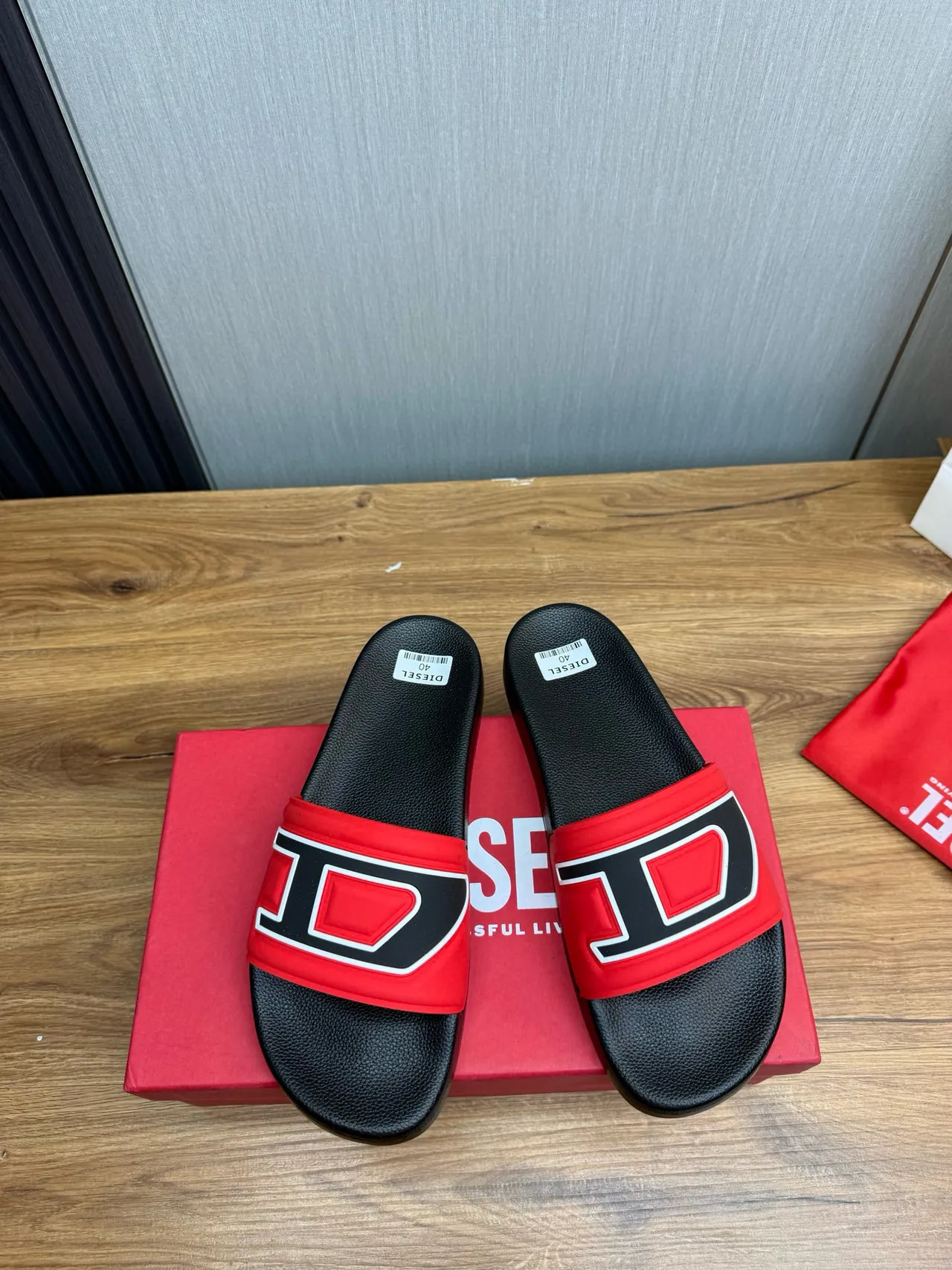 Diesel D-Slide 红色 黑色 白色 模压带拖鞋 2