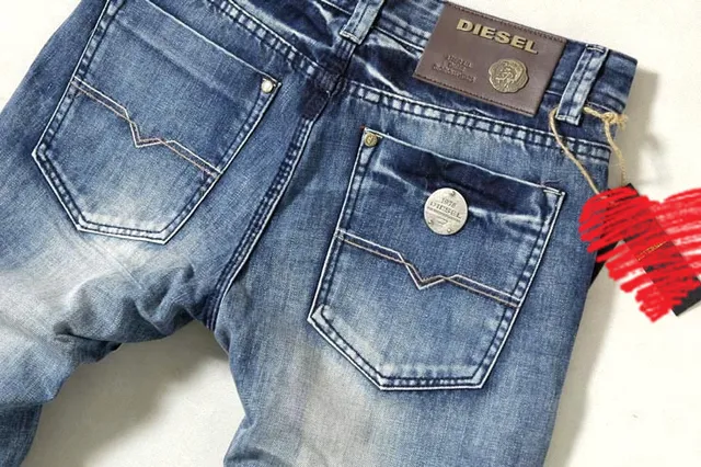 Diesel 中洗 破损 修身直筒 牛仔裤 19