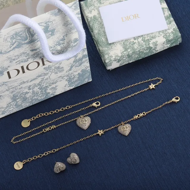 Dior Amour सلسلة ذهبية فضية Pavé Crystal Heart Pendant Necklace 6
