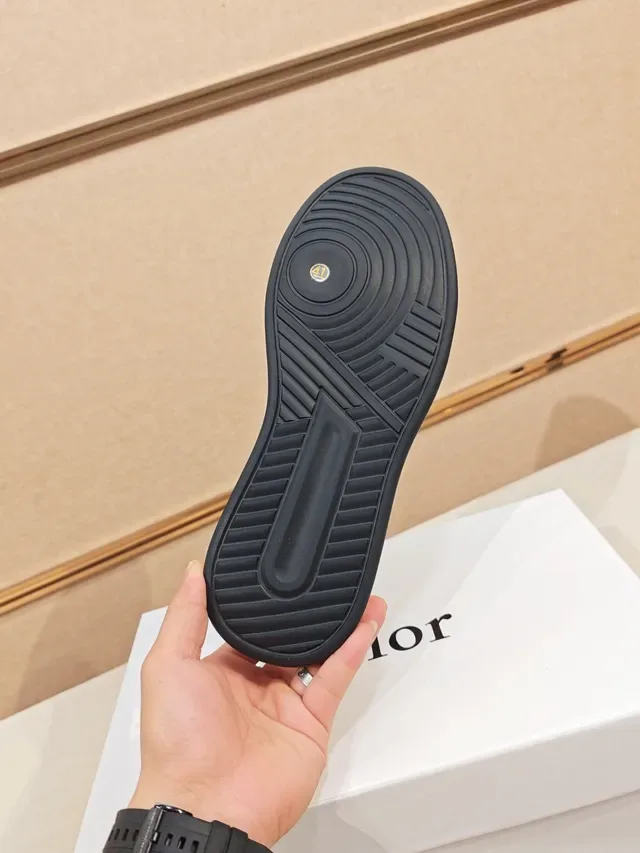 Dior B23 Monogram Sneakers Lifestyle Blanc et Gris 4