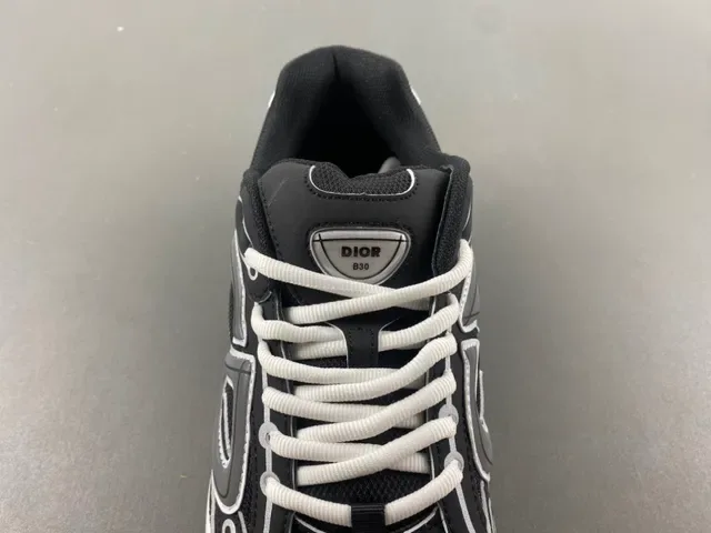 Dior B27 Sneakers Lifestyle Noir et Blanc 5
