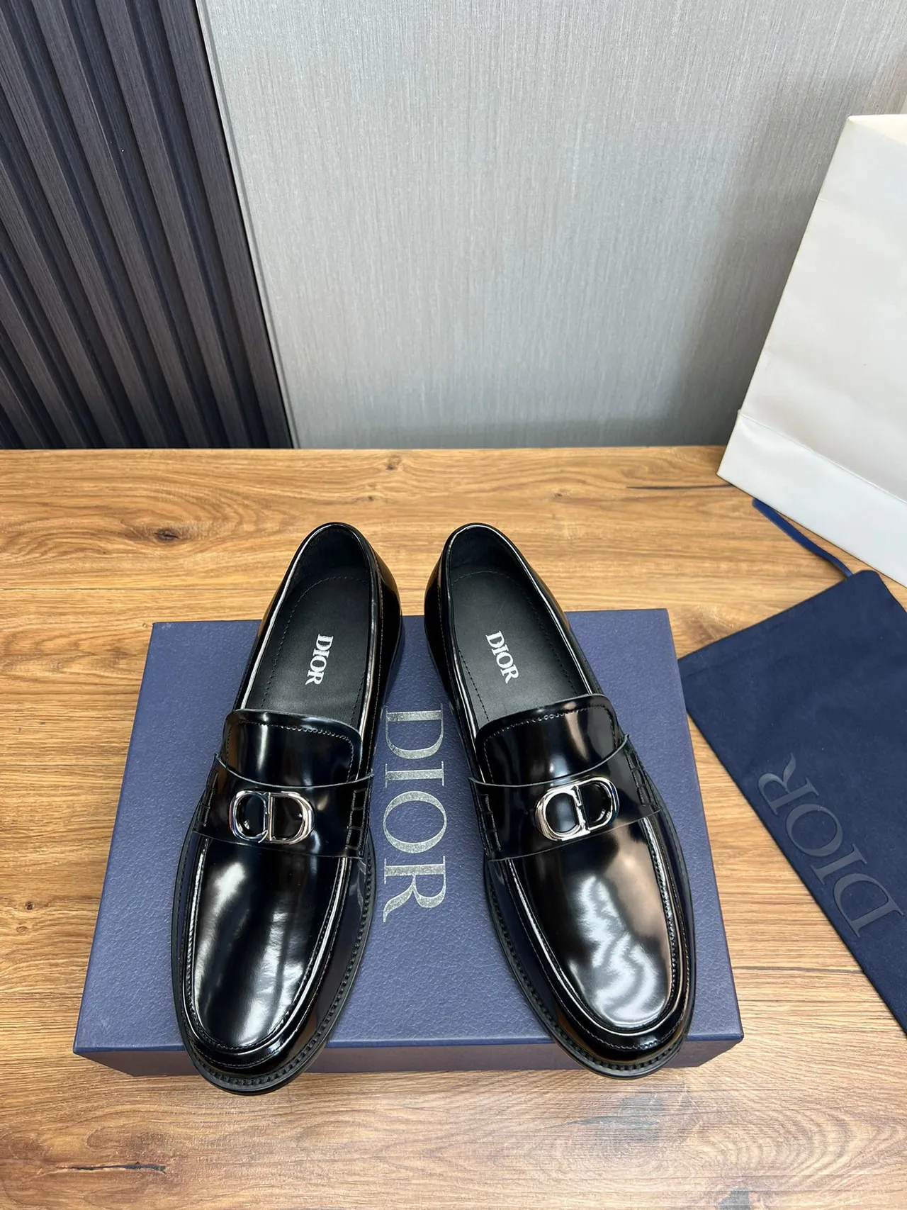 Dior B27 Loafer de Cuero Pulido Negro con Correa Única 3