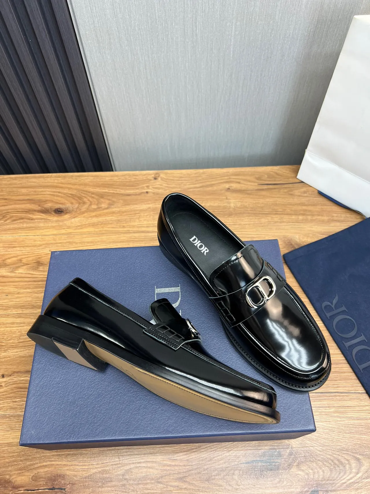 Dior B27 Loafer de Cuero Pulido Negro con Correa Única 6