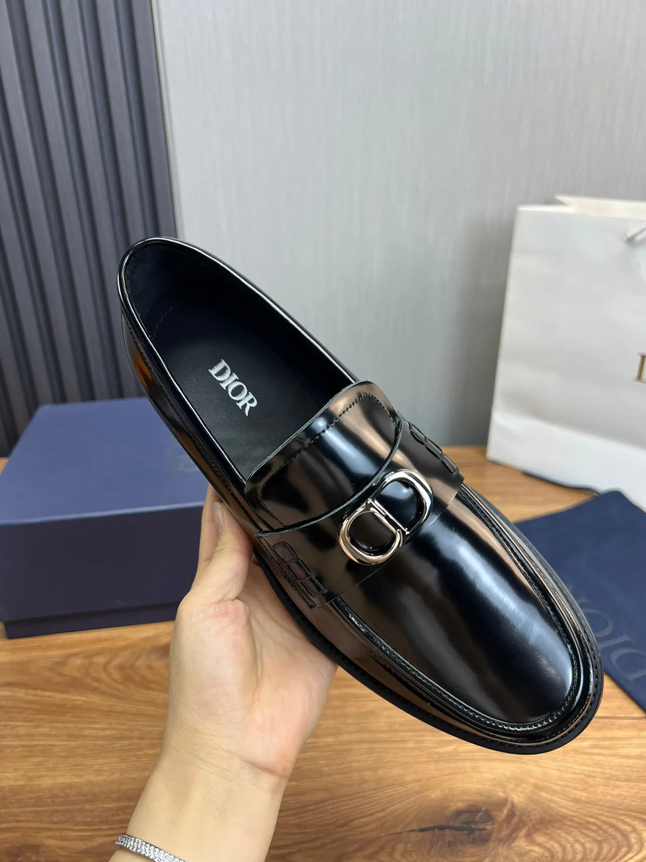 Dior B27 Loafer de Cuero Pulido Negro con Correa Única 7