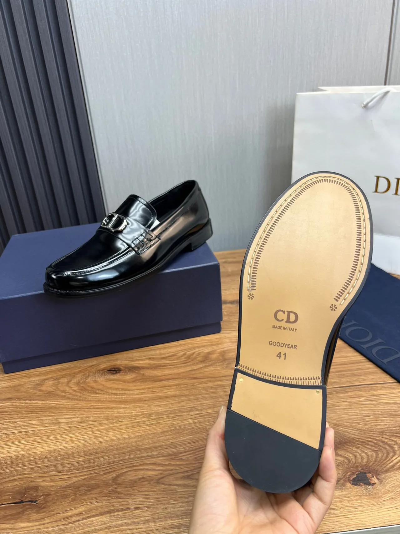 Dior B27 Loafer de Cuero Pulido Negro con Correa Única 9