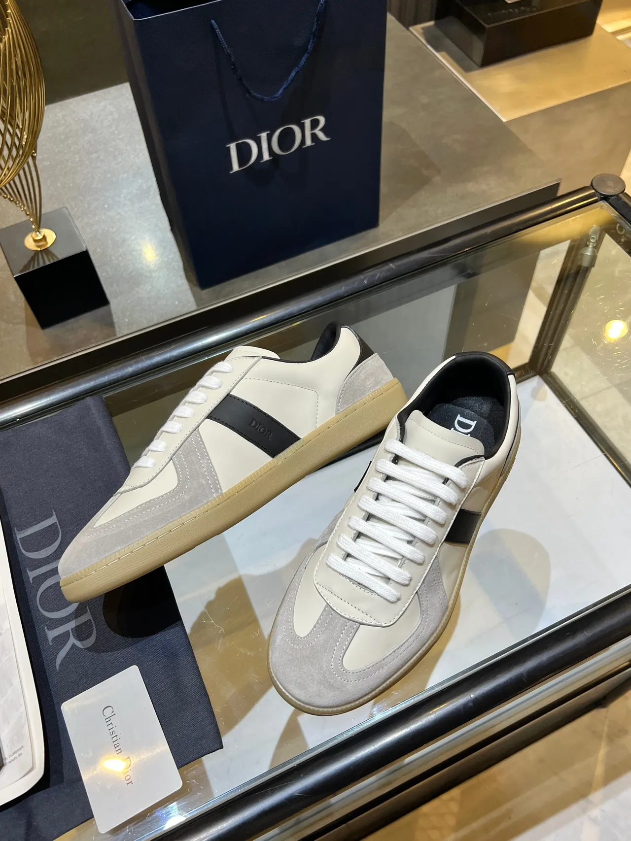 Dior B27 অফ-হোয়াইট কালো ধূসর গাম লাইফস্টাইল স্নিকার 3