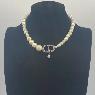 Dior beige plateado perla sarta cristal-embellished CD Logo collar