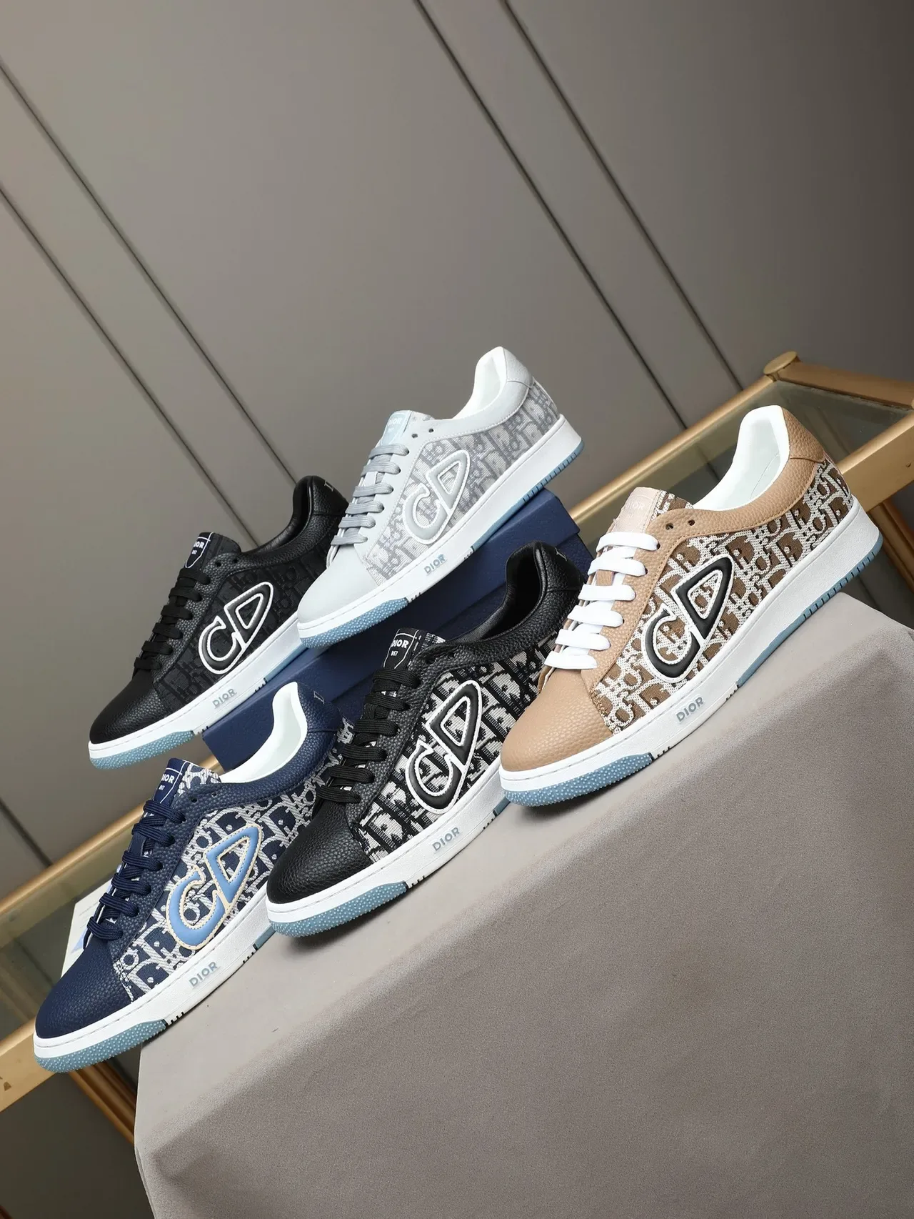 Dior 黑蓝斜纹提花 CD Logo 叠加 生活方式运动鞋 2