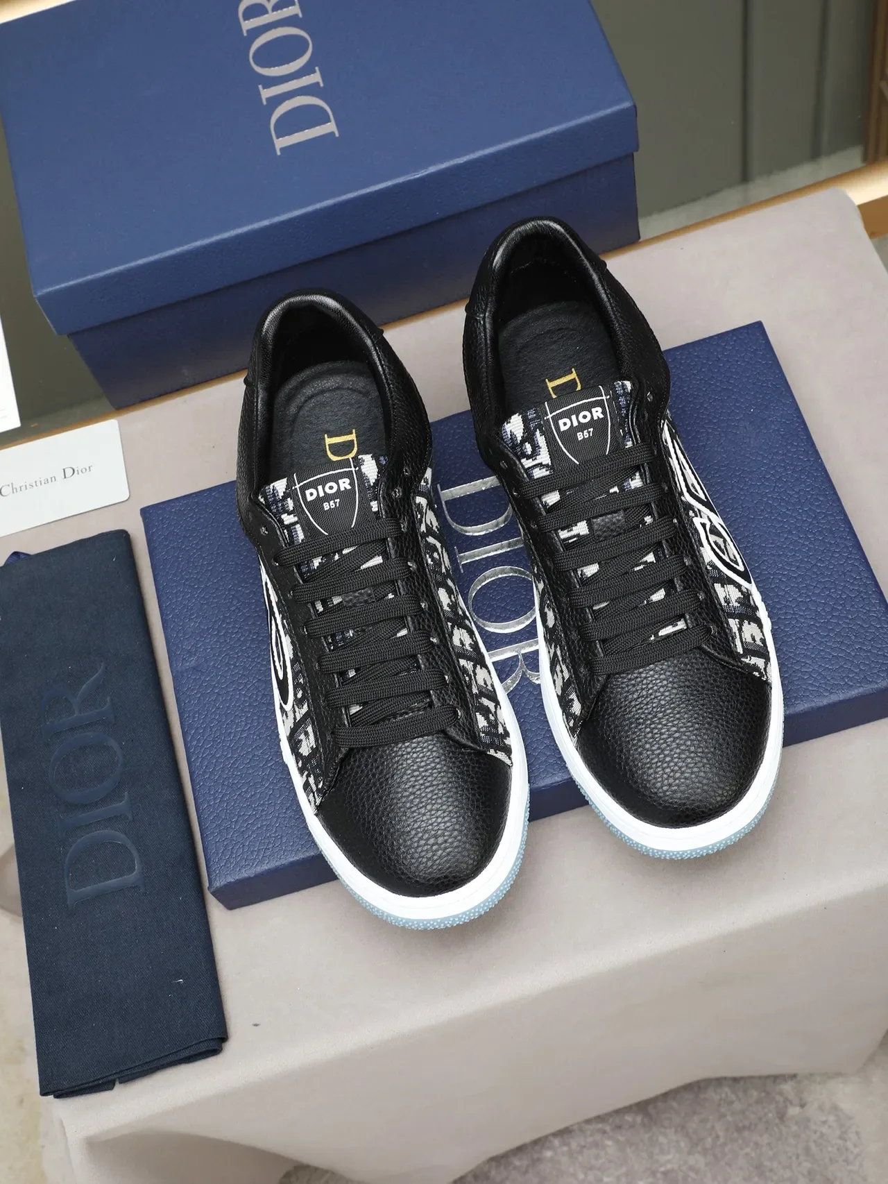 Dior 黑蓝斜纹提花 CD Logo 叠加 生活方式运动鞋 3