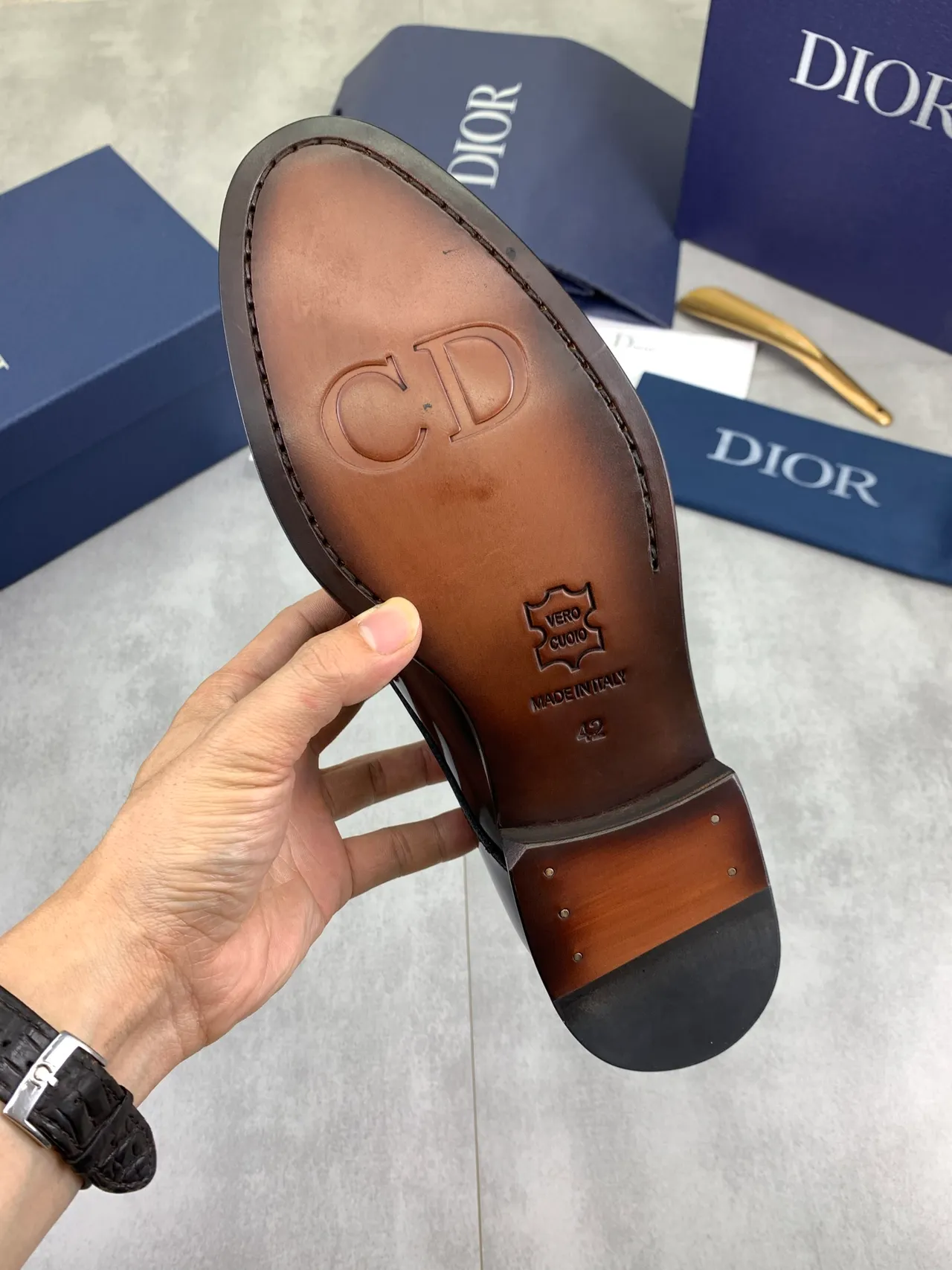 Dior বার্গান্ডি কালো পেটেন্ট লেদার ক্যাপ-টো অক্সফোর্ড জুতো 3