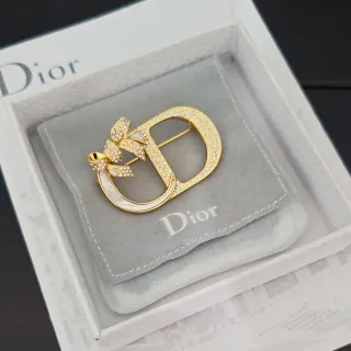 Dior CD Bow क्रिस्टल-पेव गोल्ड-टोन भोज