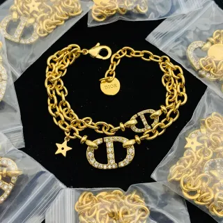 Dior CD Logo Charm سوار ذهبي شفاف سلسلة كرب Chunky Pavé حجر كريستالي