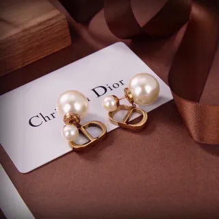 Dior CD Motif أقراط لؤلؤ مزدوجة