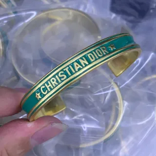 Dior Bracelet Manchette Émaillé Vert et Or Bracelets