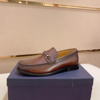 Dior Horsebit 1955 حذاء ليفر بني جلدي