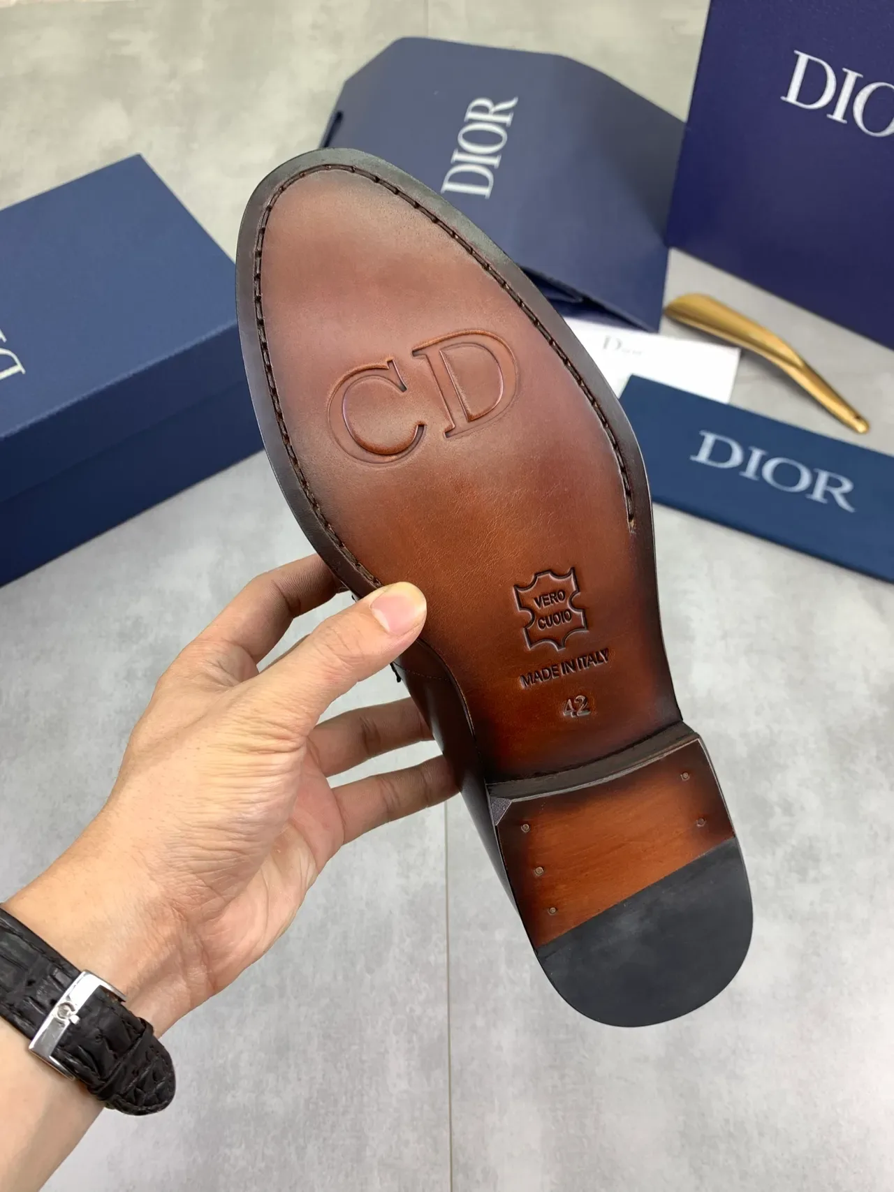 Dior Mocassins Cuir Brun Poli Boucle D Dorée Homme 4