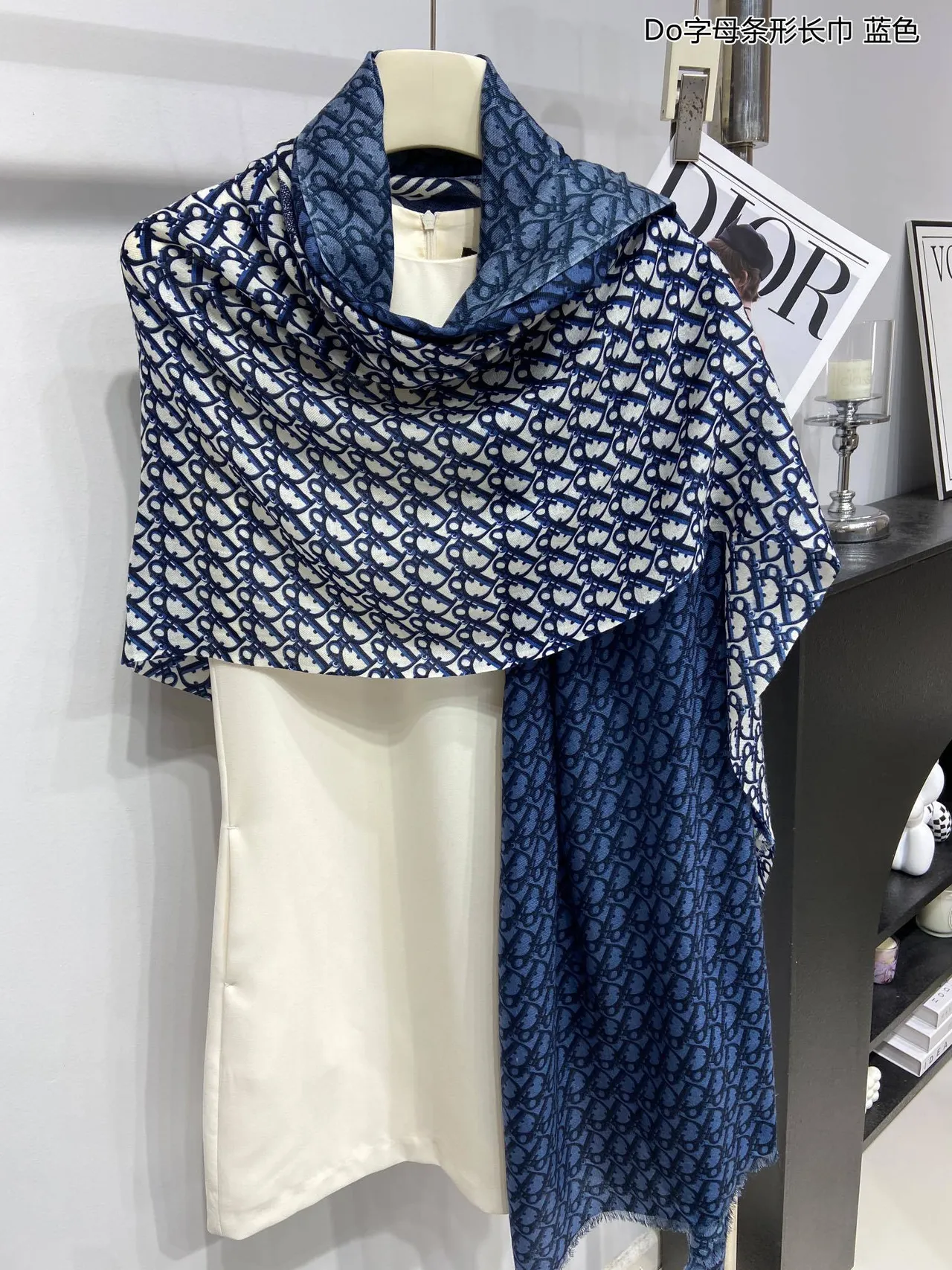 Dior Cachecol de Seda Azul e Branco Monograma Oblique 9