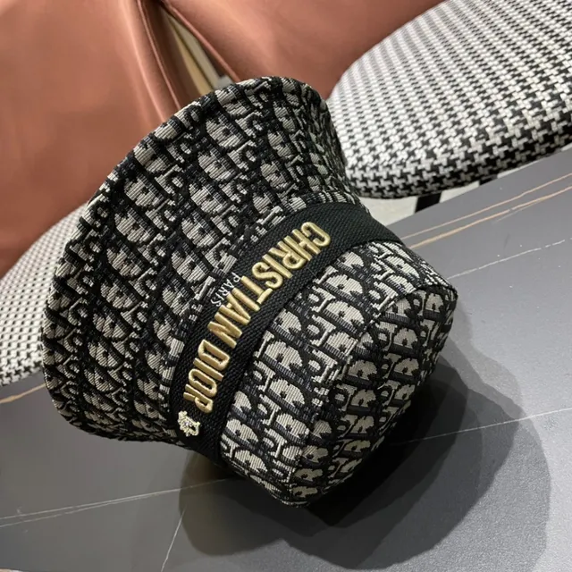 Dior Oblique Monogram Sombrero de cubo 4