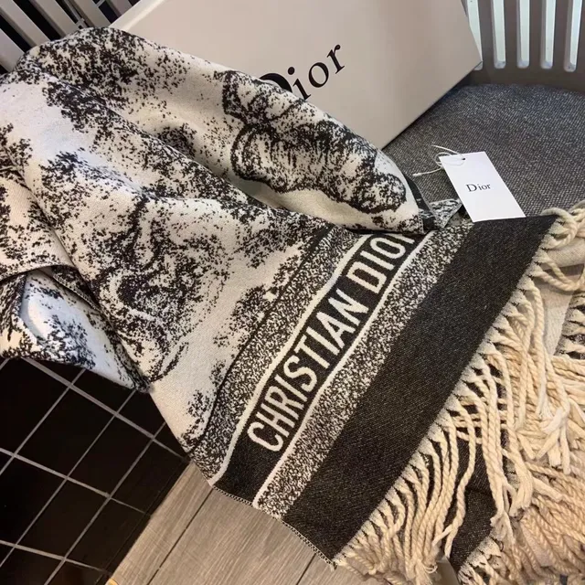 Dior Oblique Print ফ্রিঞ্জযুক্ত উলের শাল 3