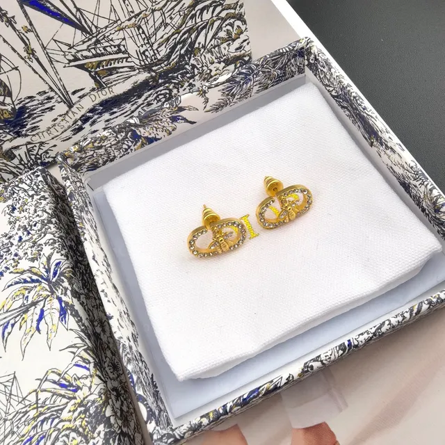 Dior Petit CD Bee Boucles d'oreilles dorées et à cristaux 4