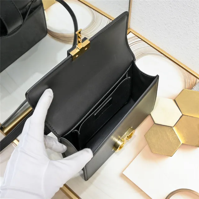 Dior سرج أسود ذهبي مهيكل مستطيل طي CD قفل دوران سرج حقيبة 11