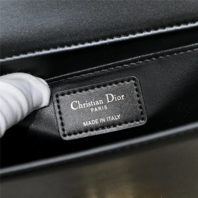 Dior سرج أسود ذهبي مهيكل مستطيل طي CD قفل دوران سرج حقيبة 12