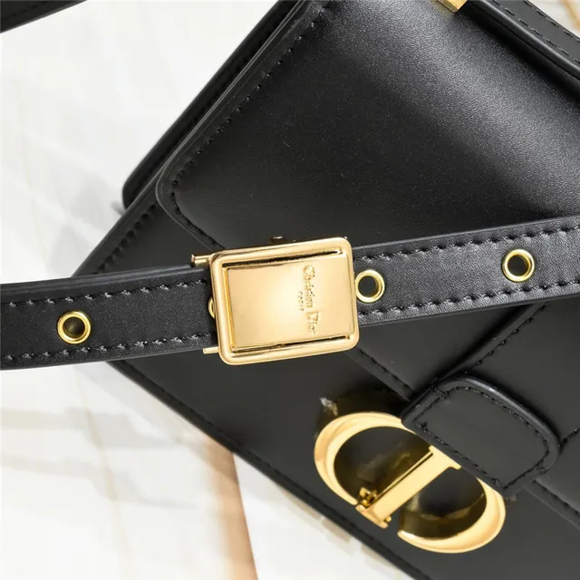 Dior سرج أسود ذهبي مهيكل مستطيل طي CD قفل دوران سرج حقيبة 16