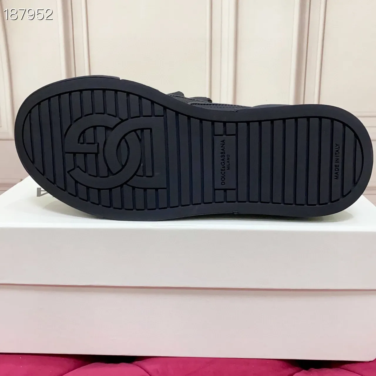 Dolce & Gabbana B23 黑色单色生活方式运动鞋 3