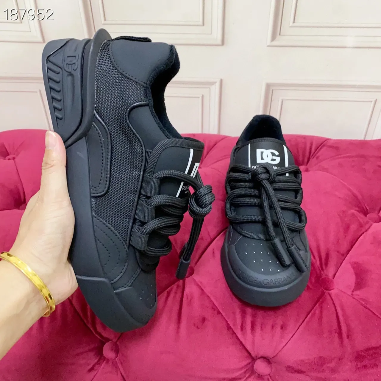 Dolce & Gabbana B23 黑色单色生活方式运动鞋 5