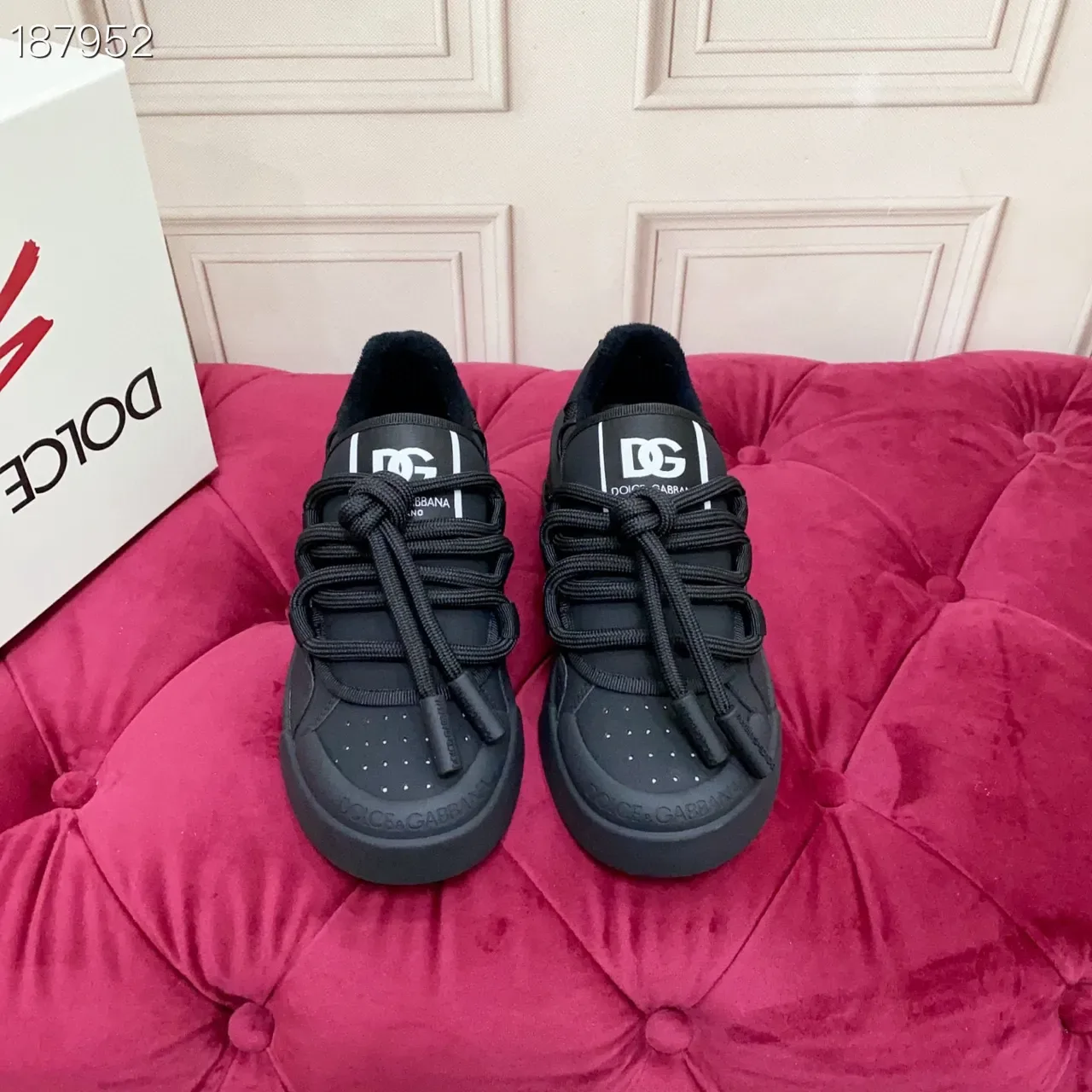 Dolce & Gabbana B23 黑色单色生活方式运动鞋 7