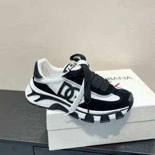 Dolce & Gabbana Chaussures Chunky Semelle Plateforme Noire Blanche Partie Supérieure en Couches