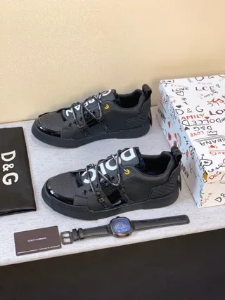 Dolce & Gabbana Sneakers à lacets logo, noirs, brillants, avec bride au orteil 2