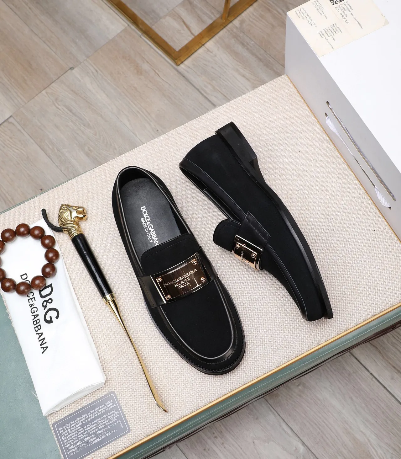 Dolce & Gabbana Portofino حذاء لوبفر أسود ذهبي جلد أنيلين طبقة علوية لوح معدني 2