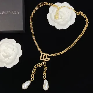Dolce & Gabbana DG 珍珠项链 金白色曲链 Pavé-Crystal Logo吊坠