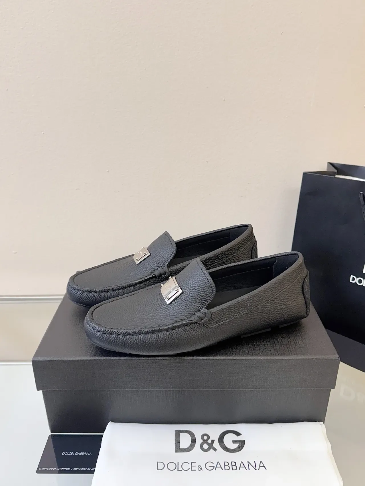 Dolce & Gabbana Portofino Negro Cuero Pebbled Loafer 2